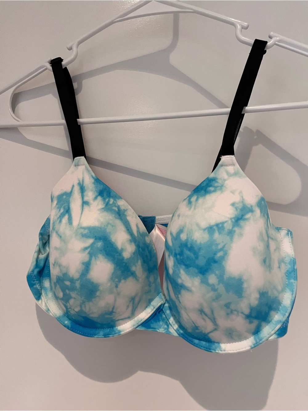 PINK Victoria's Secret Blue Tie-Dye T-Shirt Bra with Black Straps